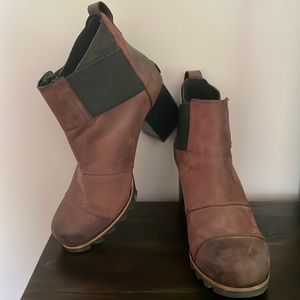 Sorel Chelsea Bootie-Burgundy